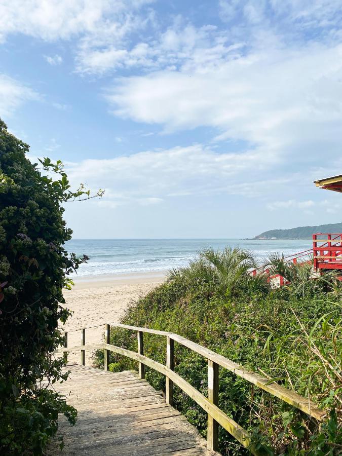 Kanaloa Vibe Stay Praia do Rosa Bagian luar foto
