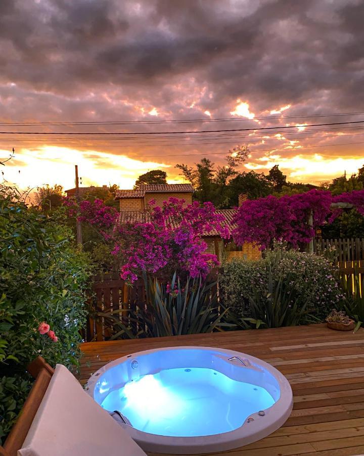 Kanaloa Vibe Stay Praia do Rosa Bagian luar foto